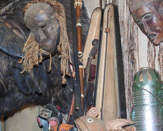 &#128220; For display purposes only.
All taxidermy items, hides, antlers, or bones shown are pending ODFW (Oregon Department of Fish & Wildlife) approval prior to sale or transfer.