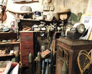 &#128220; For display purposes only.
All taxidermy items, hides, antlers, or bones shown are pending ODFW (Oregon Department of Fish & Wildlife) approval prior to sale or transfer.