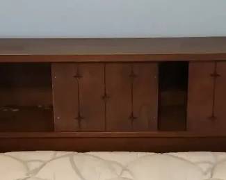 Amazing Mid Century Modern Saga Broyhill Premier King Size Headboard Sleep Number King Size Bed