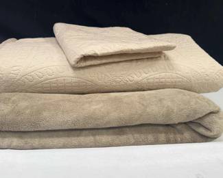 Blanket And Duvet Cover With Pillow Cases