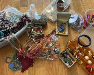 Huge Mystery Lot Of Special Pieces