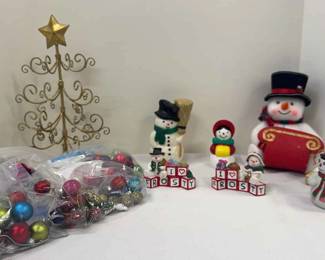 Mini Ornament Tree Snowmen
