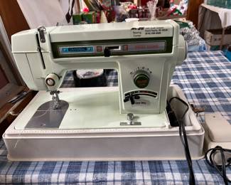 Universal Sewing Machine