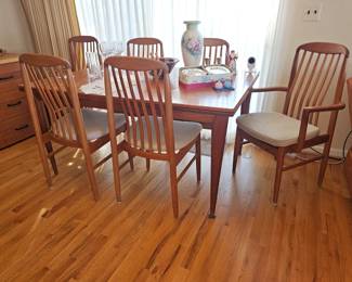 Benny Linden mid century modern expandable dining room table with 8 chairs