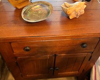 QUALITY SINGLE ACCENT TABLE, NAUTICAL DECOR