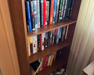 READER'S LIBRARY, BOOKCASE, TRAVEL MAPS