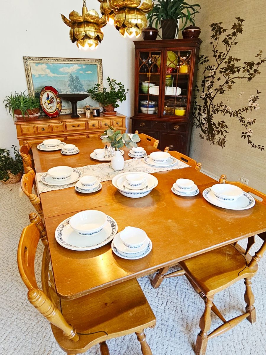 Blue onion corelle dishes, sold as set
Drop leaf table with 3 leafs (one not picture) and 6 chairs (sold as set) 