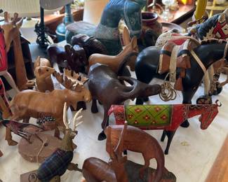 Miscellaneous figural items of wood, metal etc. More lamps.