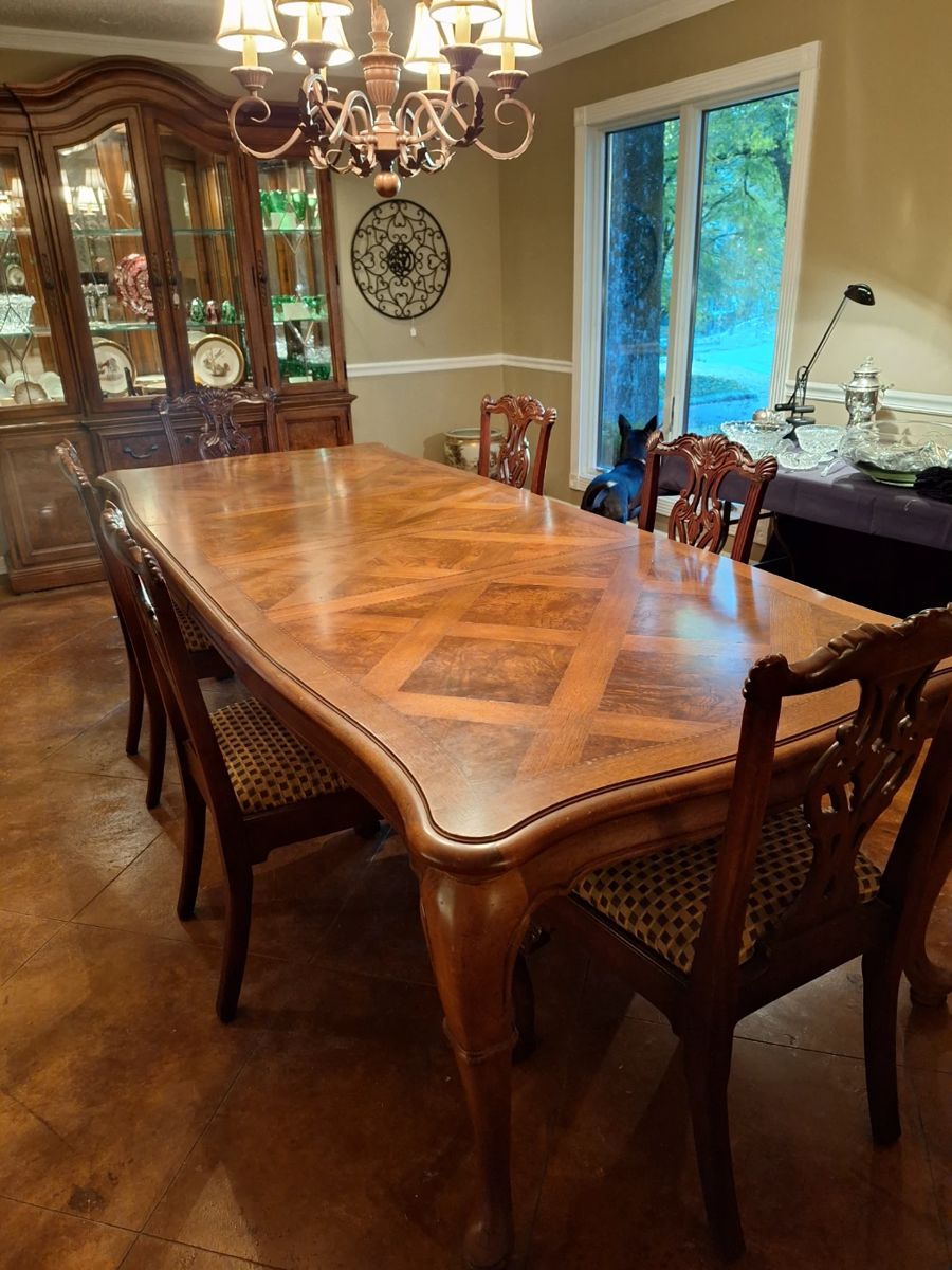 Thomasville table and china cabinet