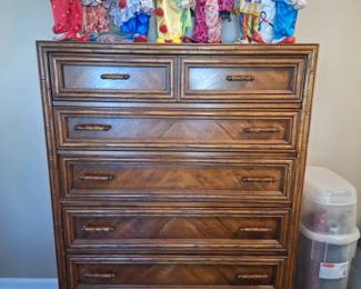 Chest that matches dresser, night stand, queen headboard