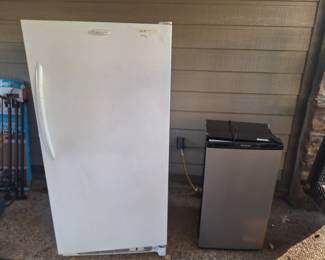 Frost free freezer
Dorm refrigerator
