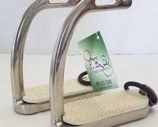 1 Far Eastern Steelworkers stirrups that are new unused