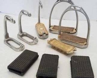 1 Two sets of stainless stirrups with one miscellaneous stirrup added.