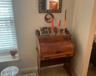 Very nice smaller size rolltop desk