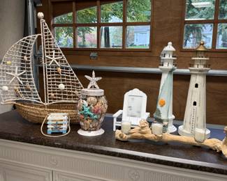 Item #30. Coastal decor accessories. 7 pieces.               Price - $16.00