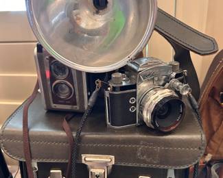 KODAK VINTAGE FLASH CAMERA