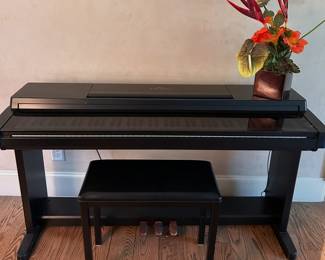 YAMAHA CLAVINOVA ELECTRIC PIANO