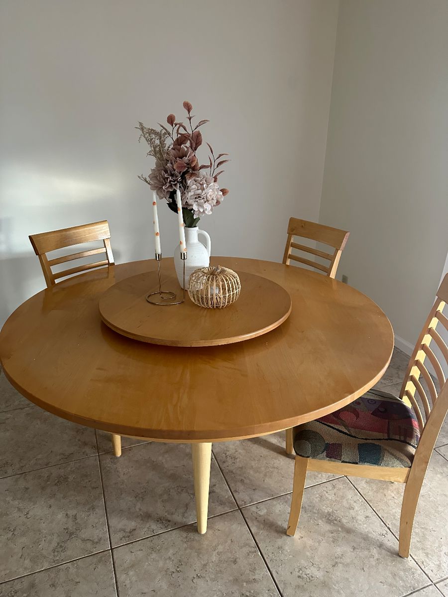 dining table & chairs