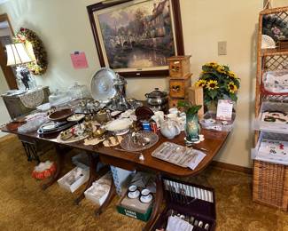 Vintage Items Table.  Have to come and look!