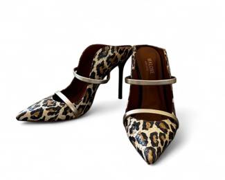 Shoe sizes 37.5, 38 and 38.5 (US 7, 7.5 and 8)