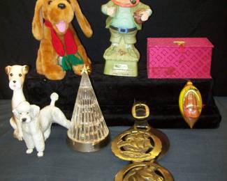 Mr Lucky Musical Decanter        Dog Figurines