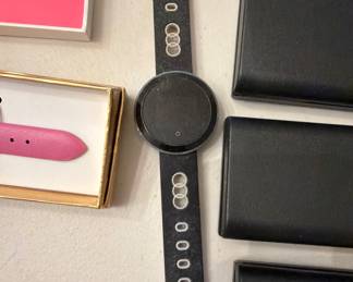 Samsung smart watch (no charger)