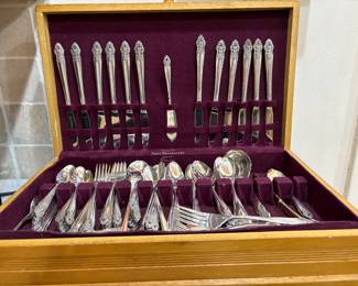 Beautiful Silverware Set