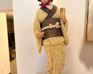 Japanese Geisha Figurine