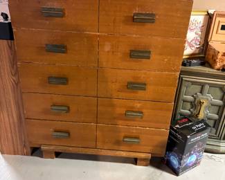 Vintage chest of drawers