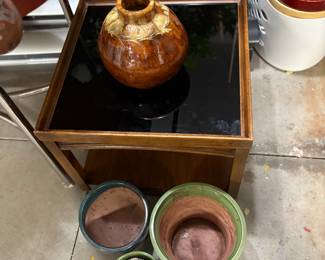 Outdoor pots, decorative vase and side table