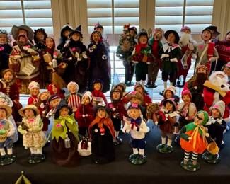 Byers’ Choice Ltd Carolers