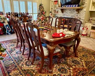 Thomasville “Impressions” Dining Table w/ 2 Arm Chairs & 6 Side Chairs