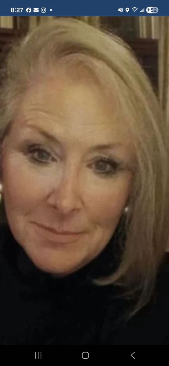 This sale is for a wonderful woman who had a store in Wimberley for many years so she had good taste. The house has a contract on it so lets get this done!