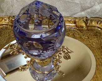 Crystal eggs with Holder