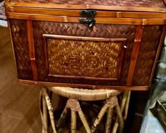 Wicker base - Wicker treasure chest