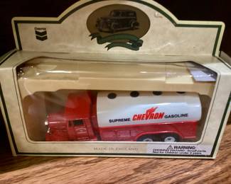 LLEDO Die Cast metal  Chevron toy