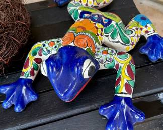 TALAVERA frog wall hanging