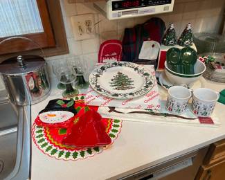 Christmas Dish Sets