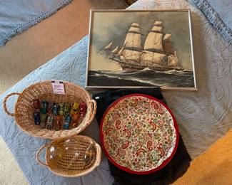 Unmarked Hot Wheels, Baskets, Framed Art 