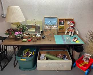 Folding Table, Decor