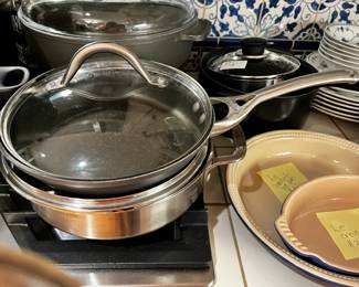 #151	Calphalon Set of 2 pans w/lids - 1 regular and 1 non-stick	 $30.00