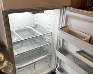 #66	Frigidaire Refrigerator - 21cu Clean (no ice maker)	 $125.00