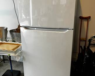 #66	Frigidaire Refrigerator - 21cu Clean (no ice maker)	 $125.00