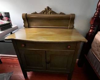#100	Green Painted  Wash Stand w/2 doors and 1 drawer - 30x16x28	 $100.00