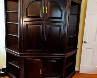 #117	3 piece laminate Entertainment Center w/6 Doors, & 2 Corner Units - 90 x 24Dx78 - Upstairs - You Move	 $75.00