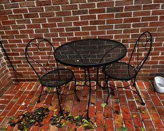 #38	Heavy Metal Bistro w/2 chairs - 30" round x 29" Tall	 $75.00