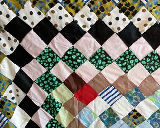 #197	quilt	Around the world scrappy hand pieced quilt top 76x80 Not all cotton fabric	 $30.00 			
