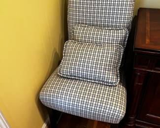 #32	Blue & White Parsons Chair w/2 pillows	 $75.00