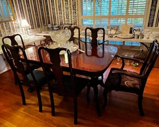 #1	double pedestal with 3 leaves and 6 chairs 61 to 97 x 40x20	 $225.00