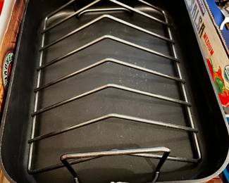 #173	Williams Sonoma Heavy Roasting Pan w/Insert	 $25.00
